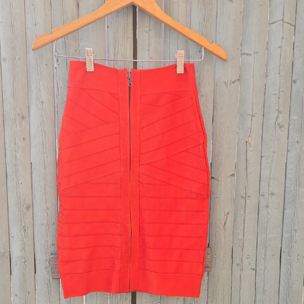 French Connection Masai Red Bandage Bodycon Skirt NWT – Women’s Size 6 - Picture 2 of 2